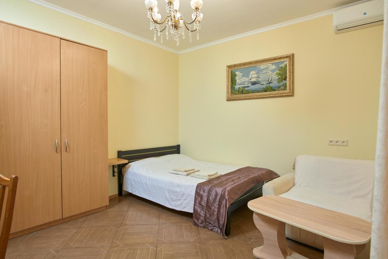 Odessa Comfort House Aparthotel Exterior photo