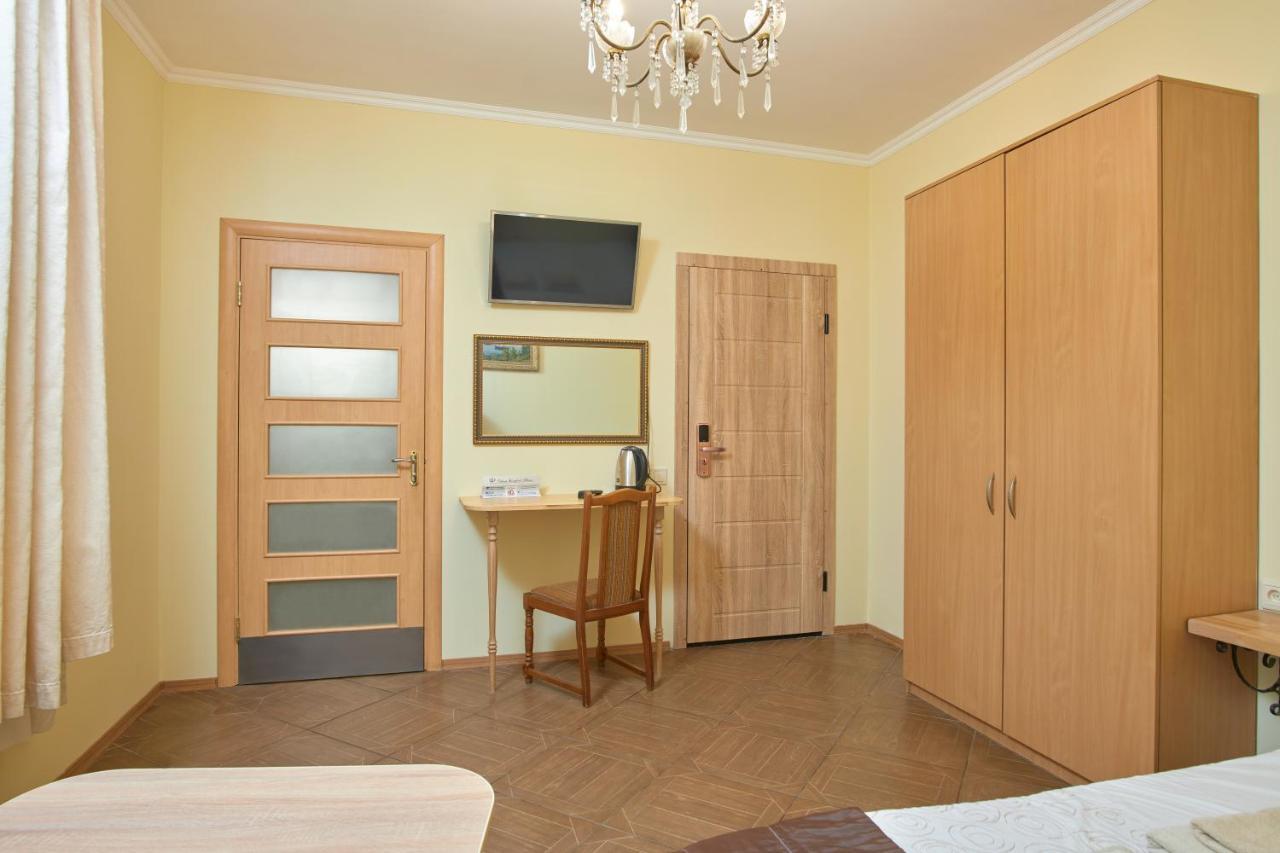 Odessa Comfort House Aparthotel Exterior photo